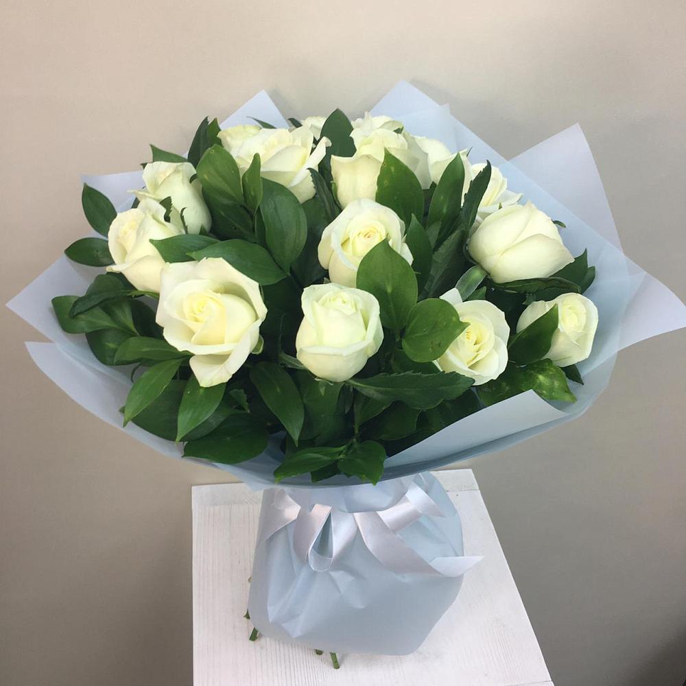 Букет 15 Белых роз Проуд в Шульгино