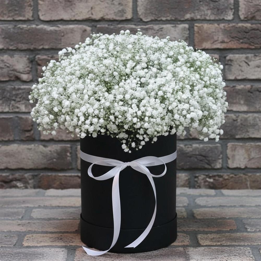 Цветочная композиция из Гипсофила в шляпной коробке в Шульгино