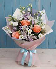 Букет цветов из:  Лизиантусы, Розы, Альстромерии и Гипсофила в Шульгино