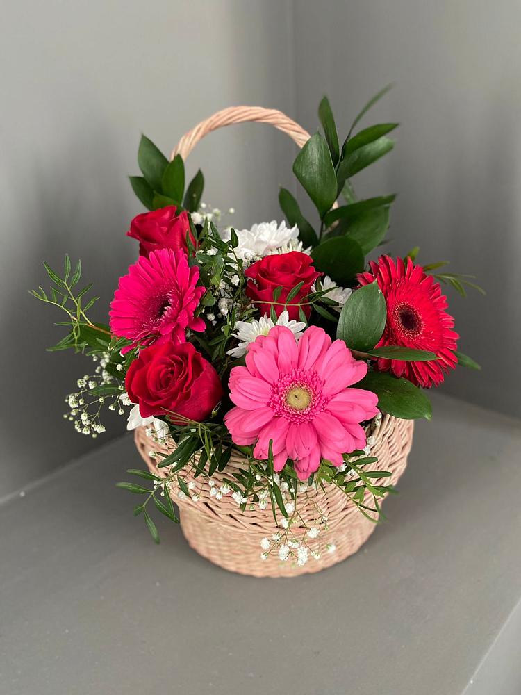 Цветочная композиция из Розы, Хризантемы и Герберы в корзине в Шульгино