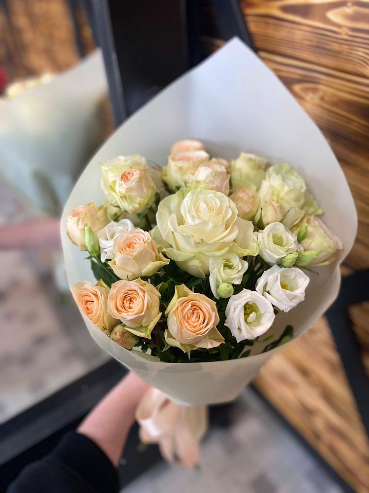 Букет цветов из: Розы и Лизиантусы в Шульгино